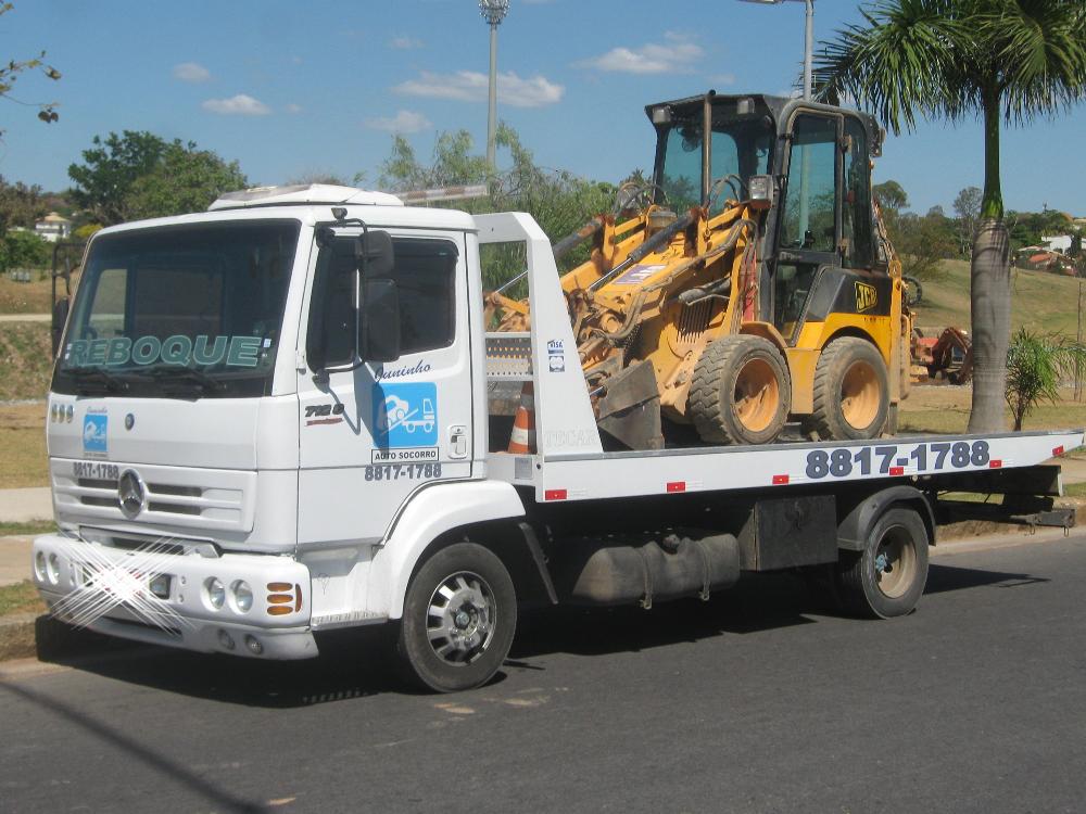 Transporte Retroescavadeira